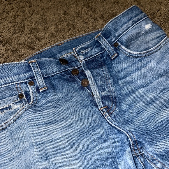 HOLLISTER RIPPED JEANS - Picture 4 of 6